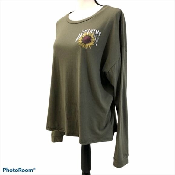 COPY - French Pastry Cropped Graphic T-Shirt - Picture 2 of 5